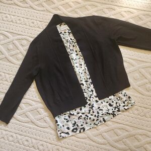 NWOT M shrug black openfront shrug new